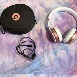 Beats by Dre Rose Gold and White Wireless Headphones with Carry Case